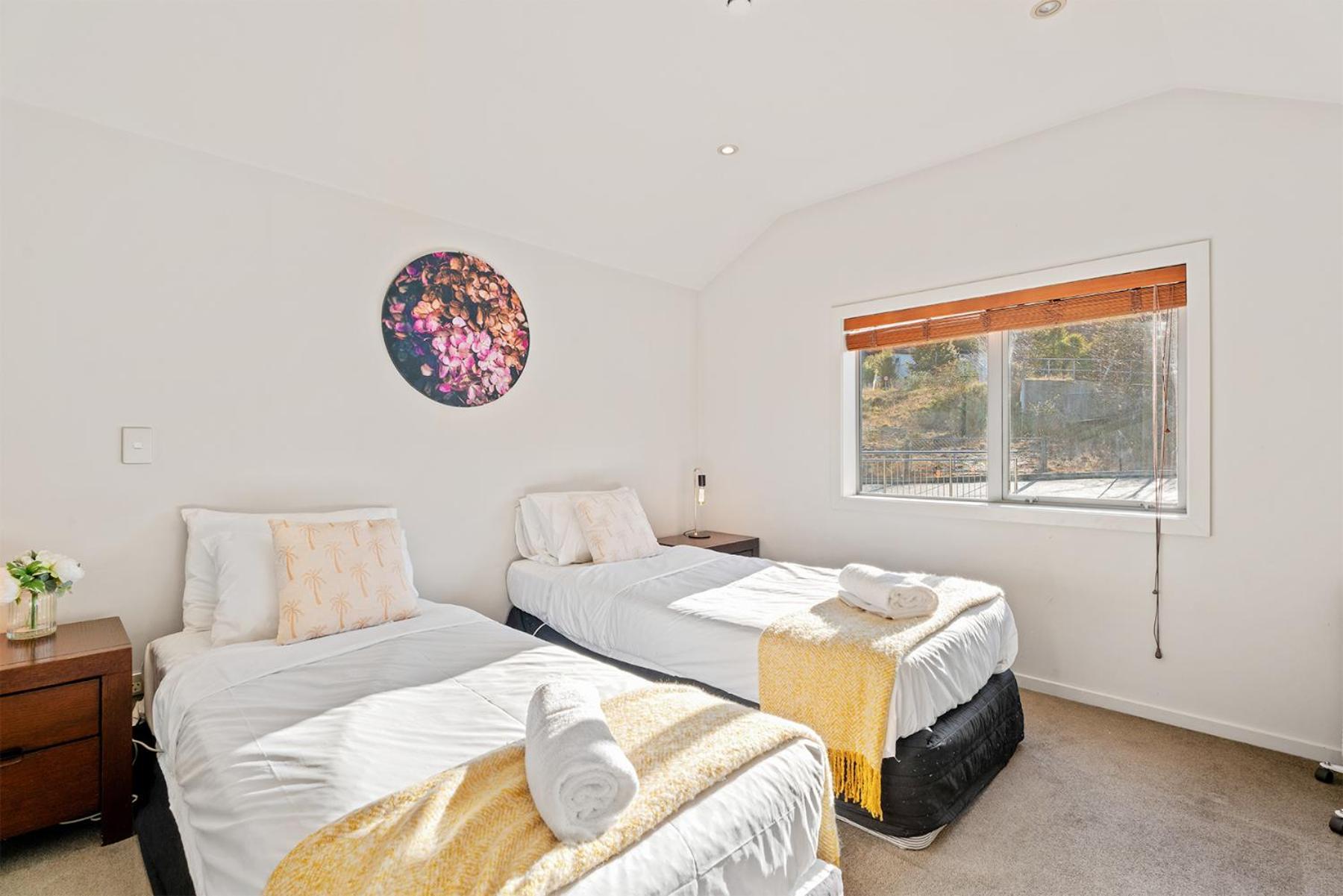 Lakefront Living - 4 Bedrm Apartment Alpine Vilage Queenstown Exteriör bild
