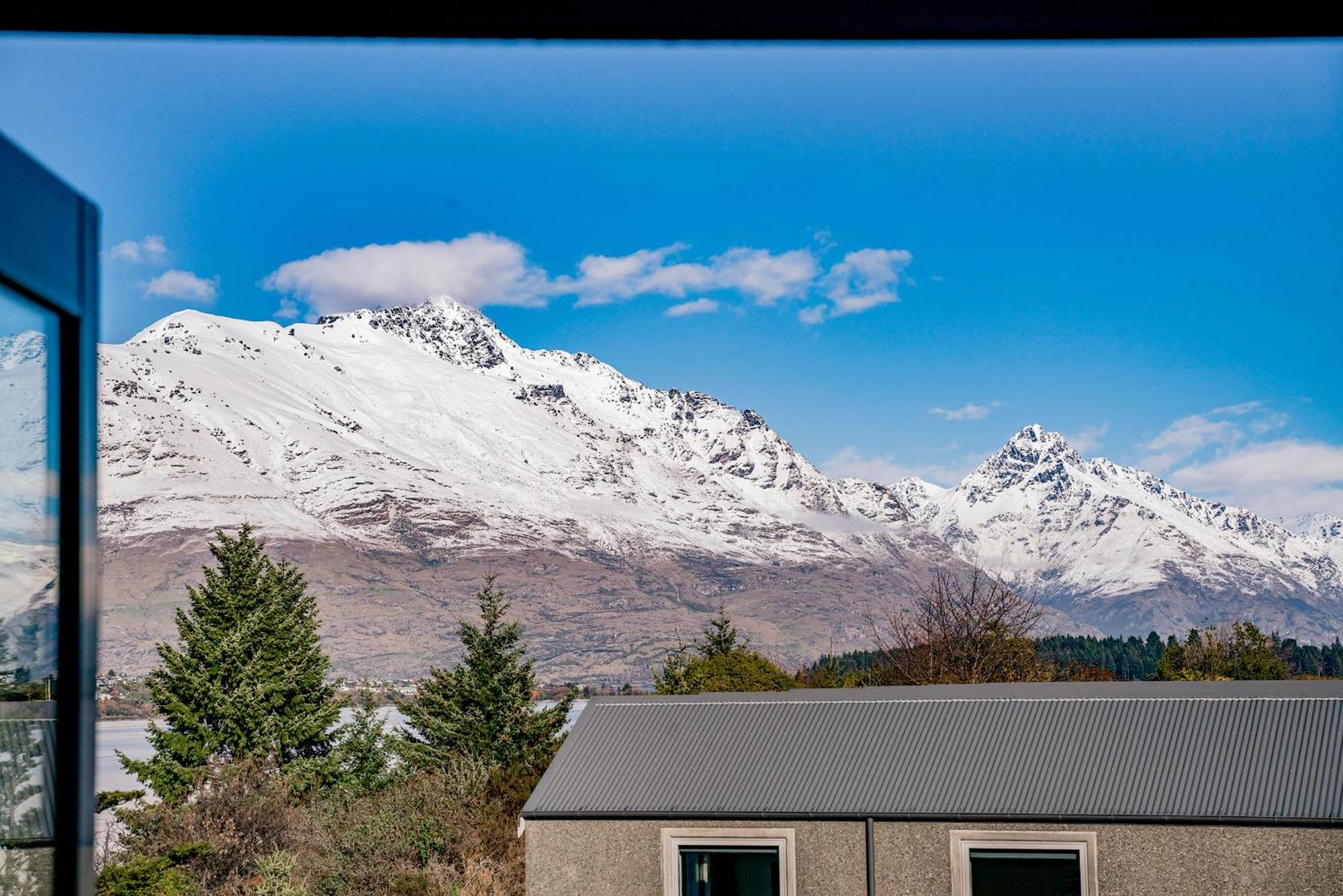 Lakefront Living - 4 Bedrm Apartment Alpine Vilage Queenstown Exteriör bild