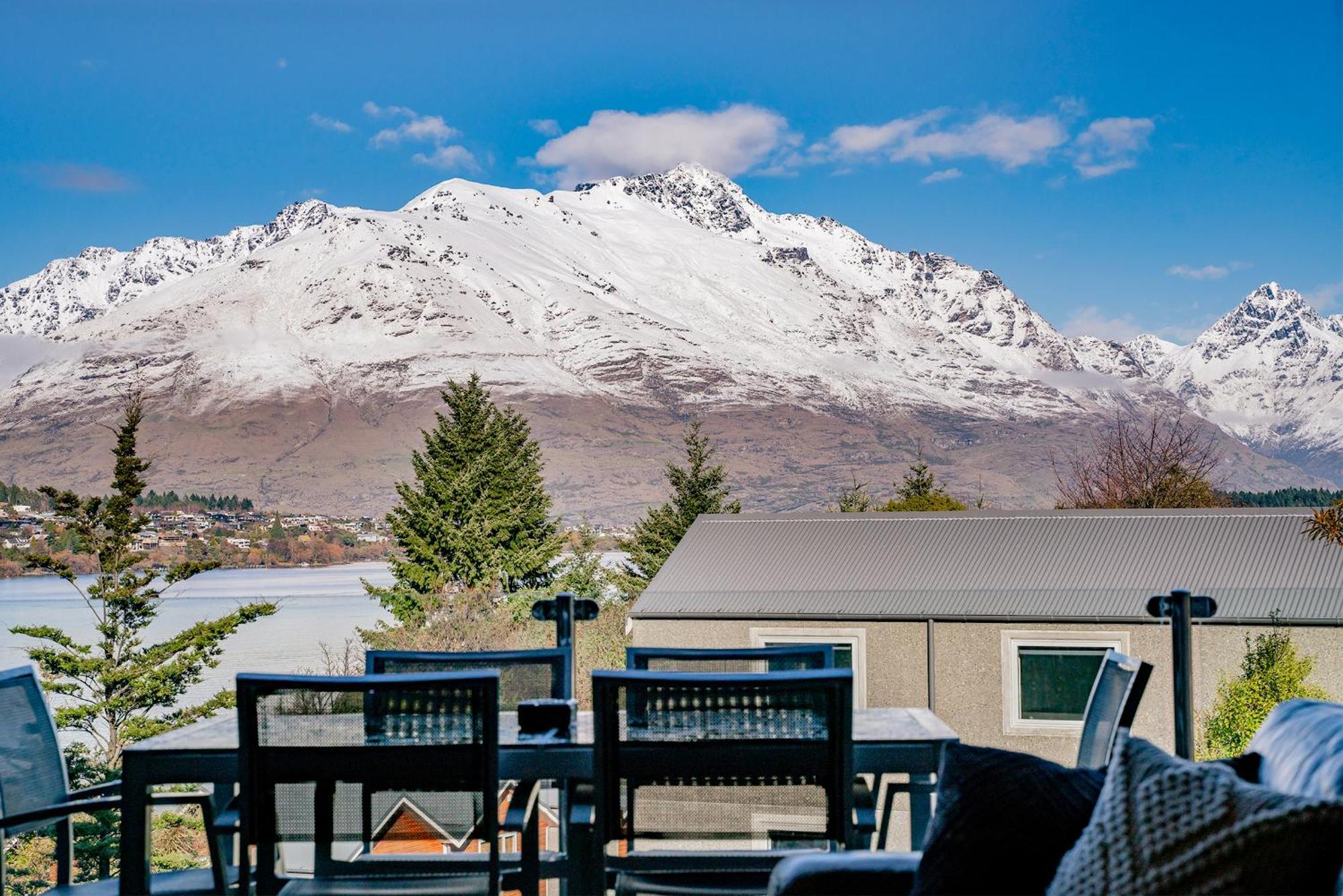 Lakefront Living - 4 Bedrm Apartment Alpine Vilage Queenstown Exteriör bild